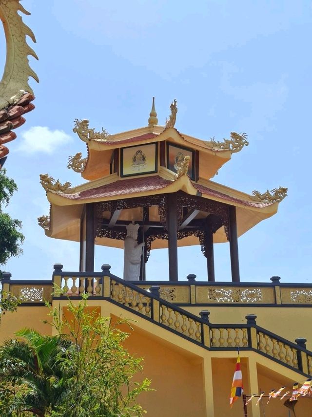 วัดสวยริมหน้าผา Ho Quoc Temple