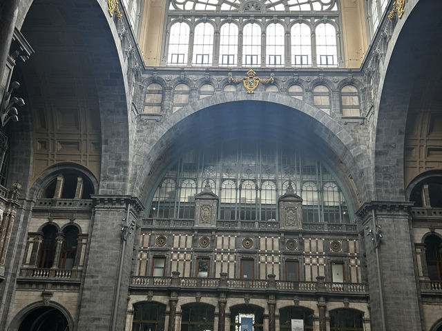 สถานีรถไฟAntwerp สวยสง่าล้ำค่าวัฒนธรรม