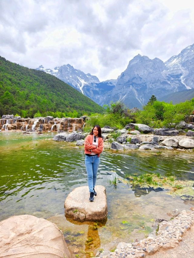Blue Moon Valley: Where Nature Shows Off in Style