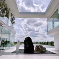 Moo Yoo Rose House คาเฟ่ริมทะเลสาบบางเลน