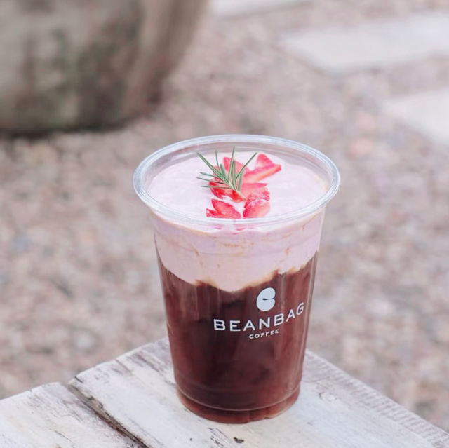 Beanbag Coffee เป็นคาเฟ่สไตล์มินิมอล