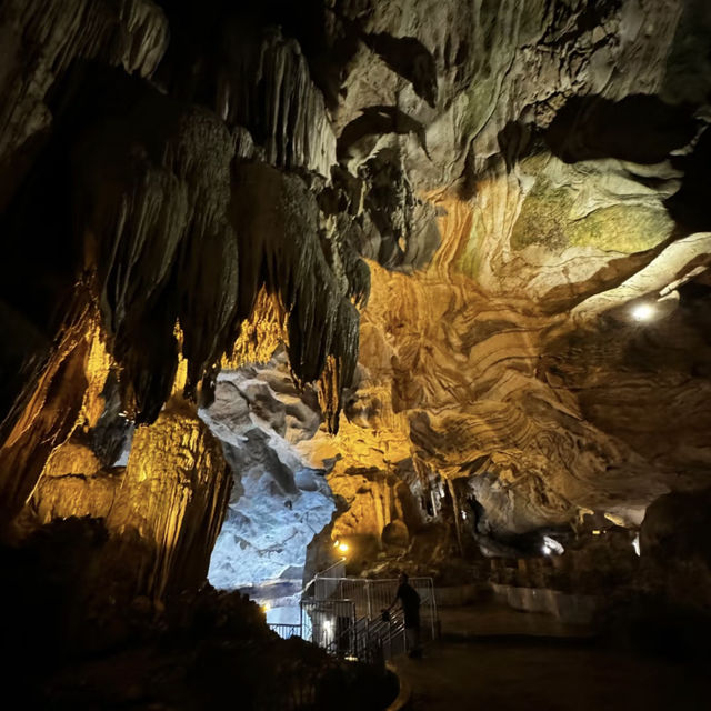 🌿 Ipoh Hidden Gem | Kek Lok Tong Cave Temple – The Coolest Free Escape! 🏞️