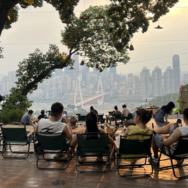 丁老头烤肉 – ร้านปิ้งย่างวิวหลักล้านในฉงชิ่ง