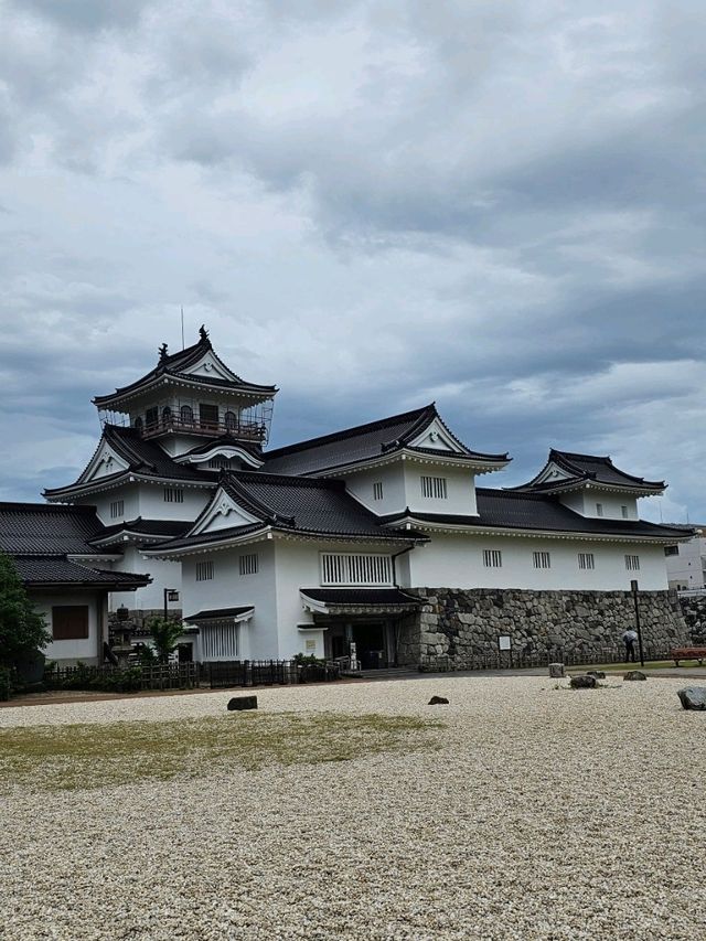 🏯 富山城——歷史與現代交會的城堡