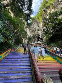 Batu Caves – Climbing Colors, Culture & Curious Monkeys