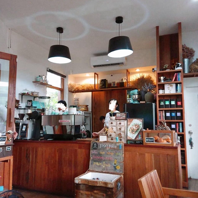 Bluetamp cafe ☕️🍰 คาเฟ่ที่ช็อกโกแลตอร่อยมากกกก