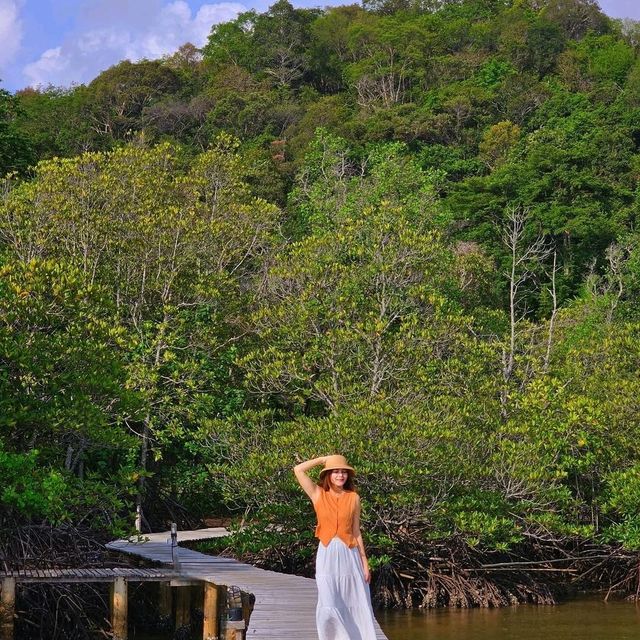 ที่พักติดริมทะเล แบบไม่มีถนนคั้น จันทบุรี
