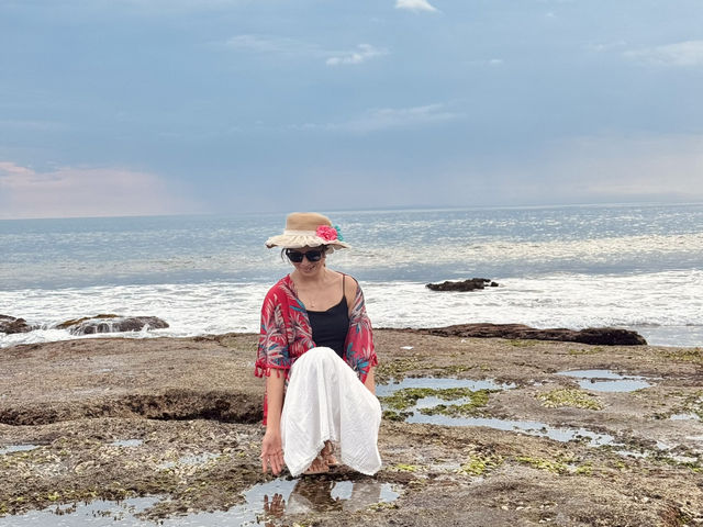 “Caught the Golden Hour at Tanah Lot Temple 💛🏜️”