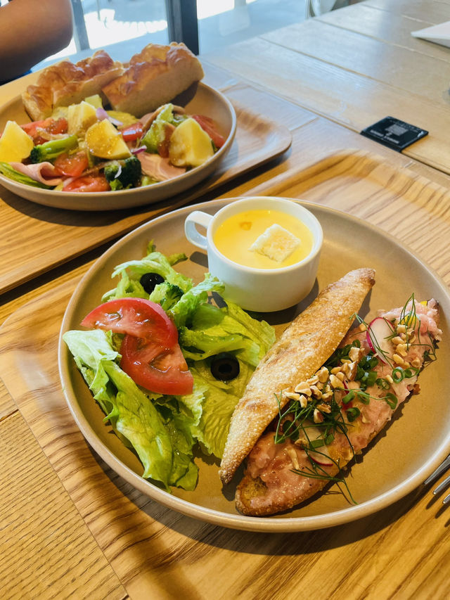 【神奈川県/鎌倉　鎌倉駅近く！愛犬も一緒に楽しめるカフェ🍽️】