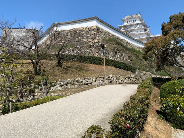🏯 “White Heron Dreams: A Day at Majestic Himeji Castle”