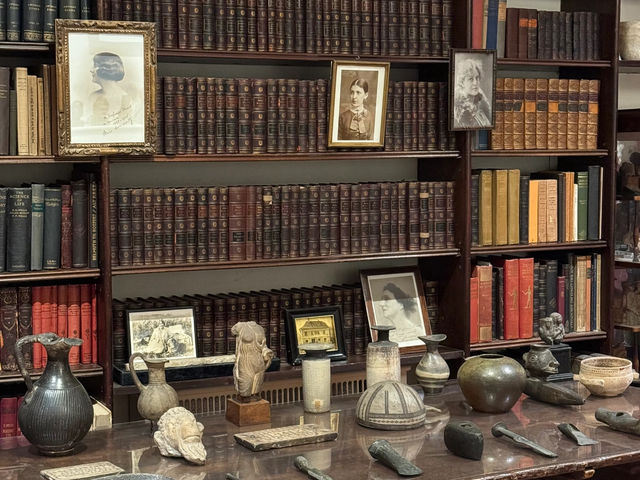 The Freud Museum London: Sigmund Freud's Last Home 🧠🛋️