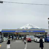 🏞️「鏡湖奇蹟！一睹逆富士壯景：富士河口湖的震撼登場」