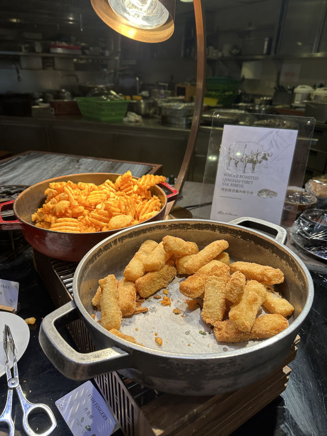 瘋狂食冰鎮長腳蟹嘅下午茶自助餐😋