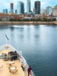 🚢【水上から街を眺める贅沢！サン・ローレンス川クルーズで優雅なひととき】