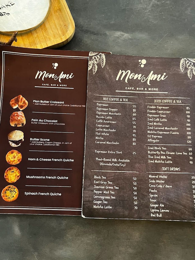 Chill Vibes at MonAmi Cafe!