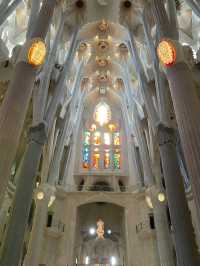 巴塞羅那大教堂（Catedral de Barcelona）深度遊覽指南  ——哥特式瑰寶、千年宗教藝術與隱秘庭院