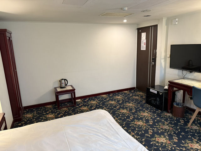巷弄裡的捷運經濟學:長弘時尚旅店-台中文心館,千元有找的交通樞紐生存術   巷弄裡的捷運經濟學:長弘時尚旅店-台中文心館,千元有找的交通樞紐生存術