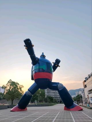 神戶地理位置方便，近大阪去姬路，岡山，倉敷，舞子公園，明石大橋方便，坐JR西日本抵玩。