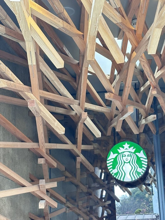 ร้านกาแฟสตาร์บัคที่ Dazaifu ที่สวยติดอันดับ