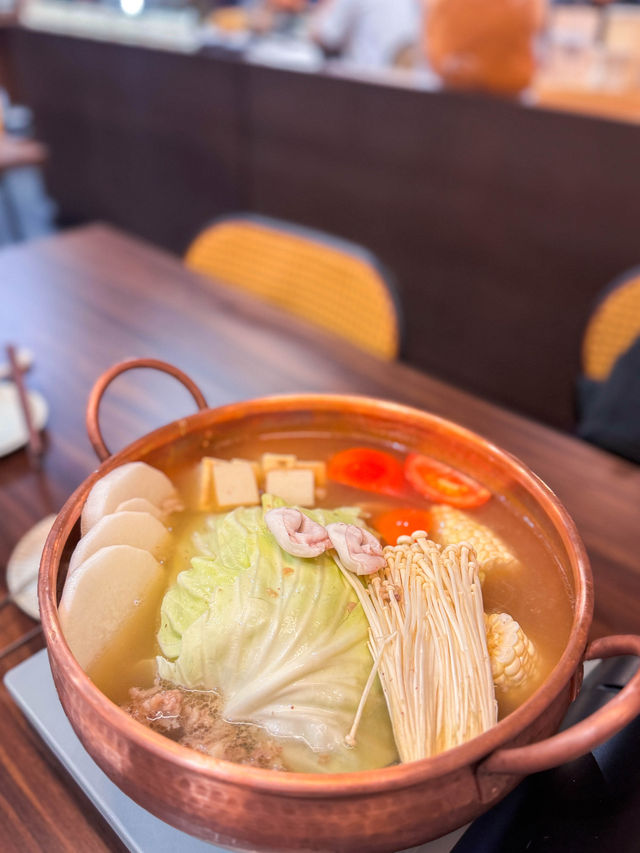 台中美食｜從生蛋拌牛肉到金黃雜炊，一鍋吃出驚喜