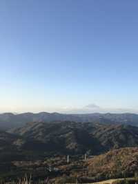 【静岡県　伊東市　富士山を望む大室山リフトとお鉢周り】