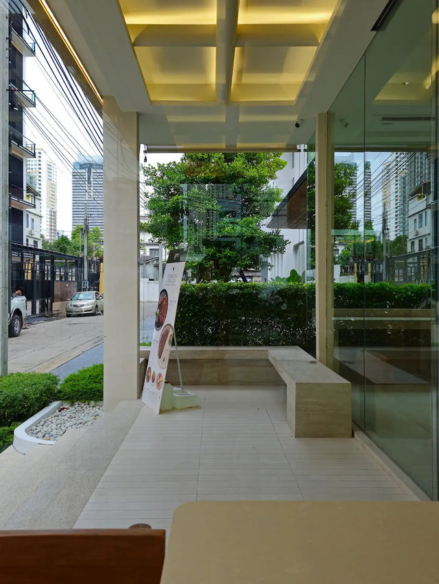 Charoennakorn’s Chic Secret Stay