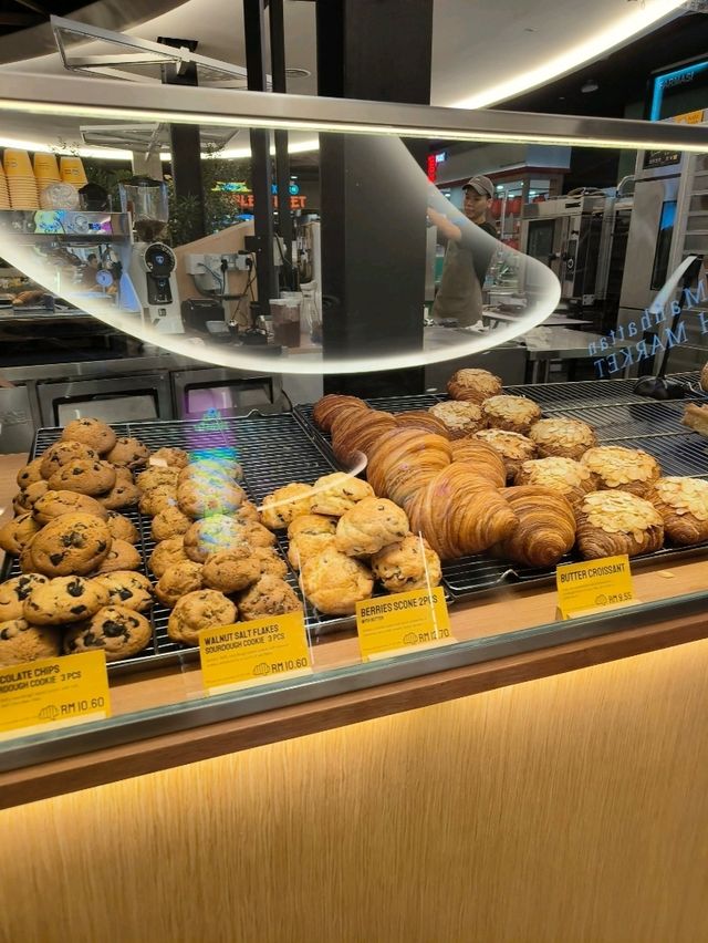 A Budget-Friendly Bakery Stop in Desaru