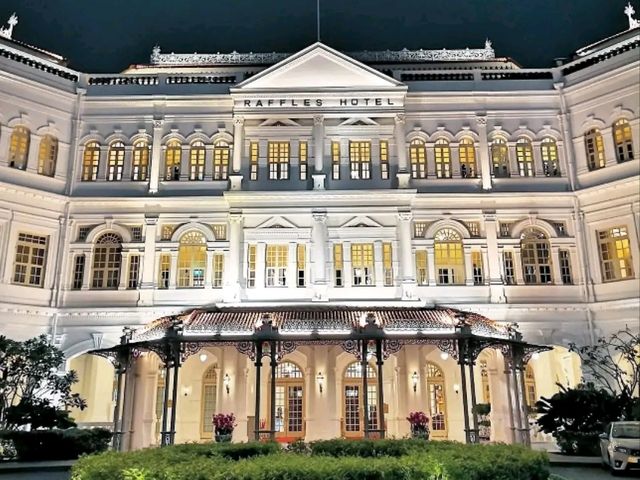 Step Into Timeless Elegance – My Unforgettable Stay at Raffles Singapore