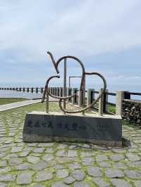 💕 Twin-Hearts Stone Weir — Penghu’s Romantic Ocean Trap 💗🌊