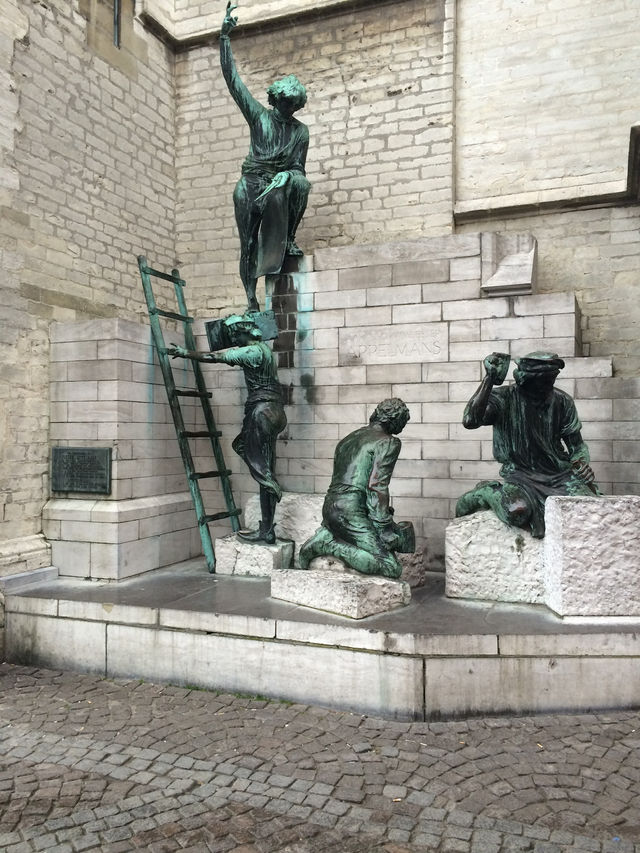 【Cathédrale Notre-Dame de Bruxelles／聖母大聖堂】