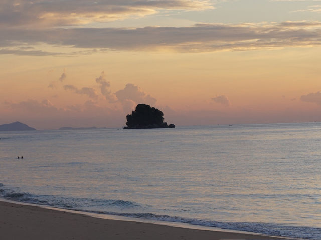 Sunset Therapy at Tioman Beach – Nature’s Best Show, No Ticket Needed