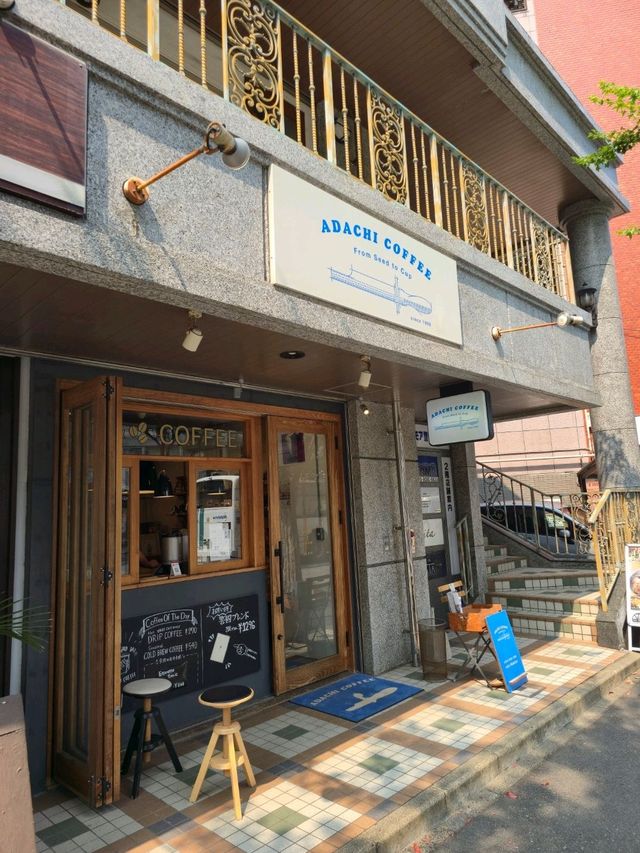 일본 후쿠오카의 감성카페 Adachi Coffee