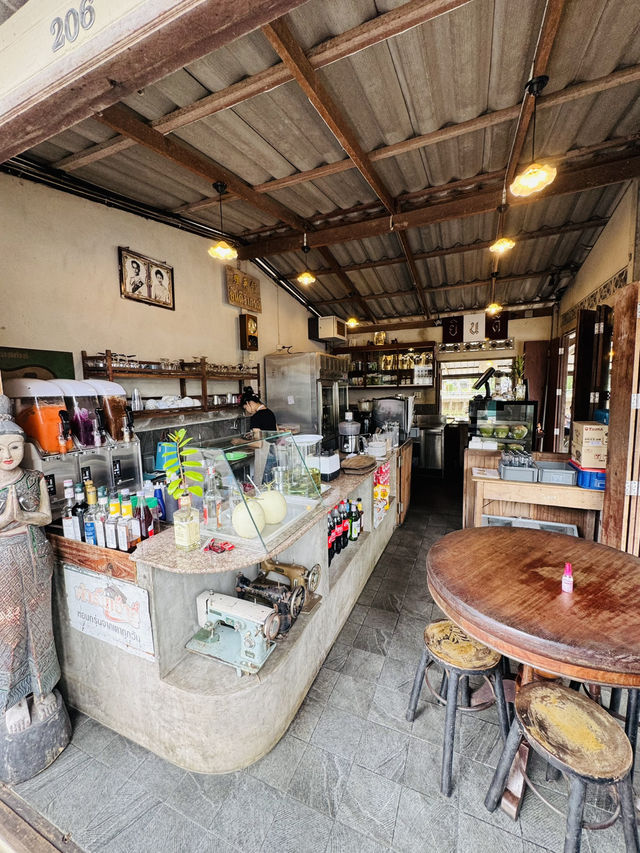 ร้าน “ยินดี” ที่ได้ชิลล์…ริมแม่น้ำจันทบุรี