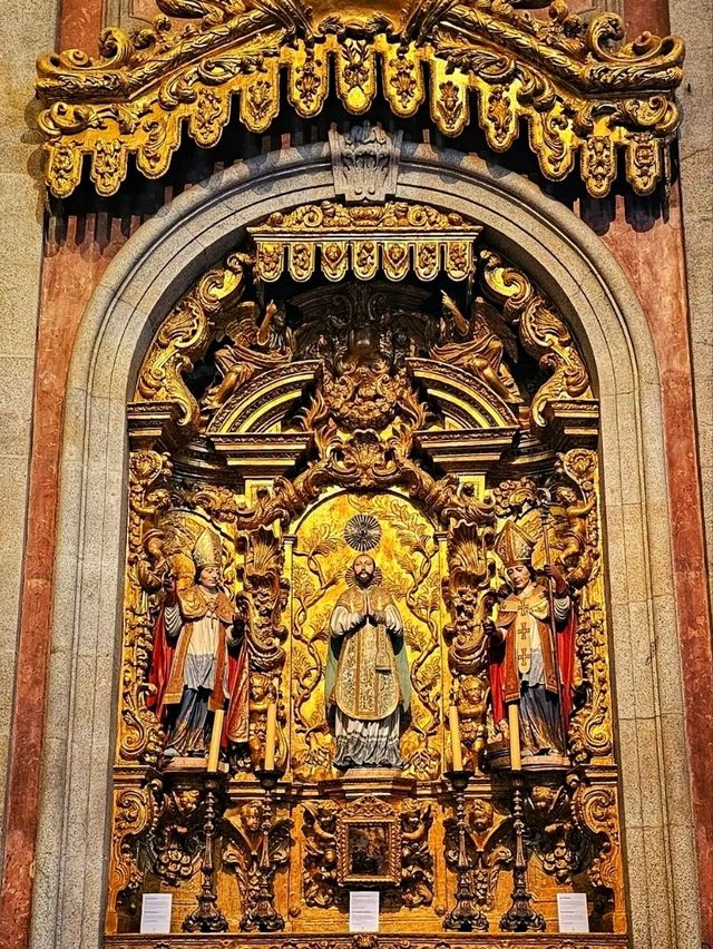⛪ Clérigos Church & Tower: Touch the Sky in Porto 