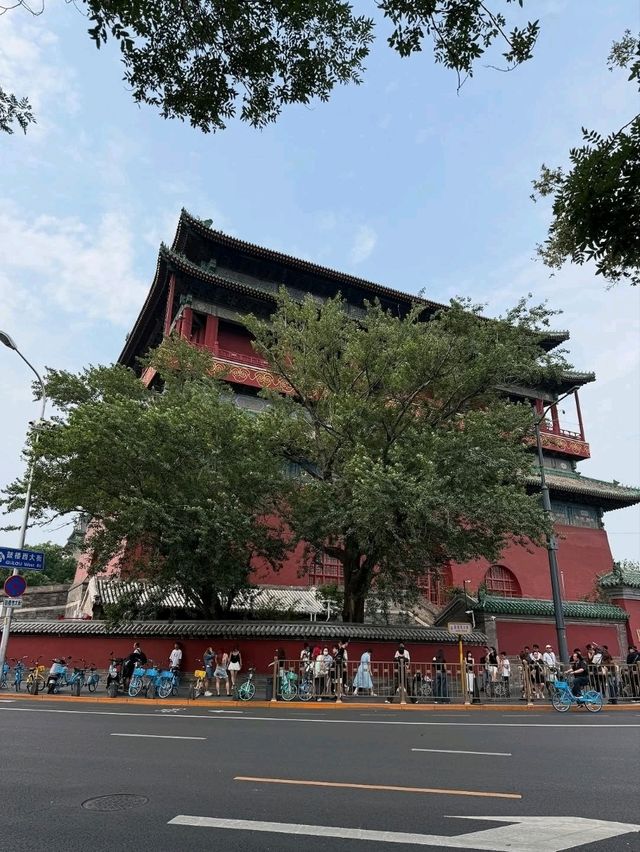 Chill Walks and Epic Views at Jingshan Park