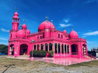 🌟 มัสยิดสีชมพู (มัสยิดดิเมาคอม) หนีเที่ยวคนเดียว: สัญลักษณ์แห่งสันติภาพในมากินดาเนา! #SoloInMindanao**