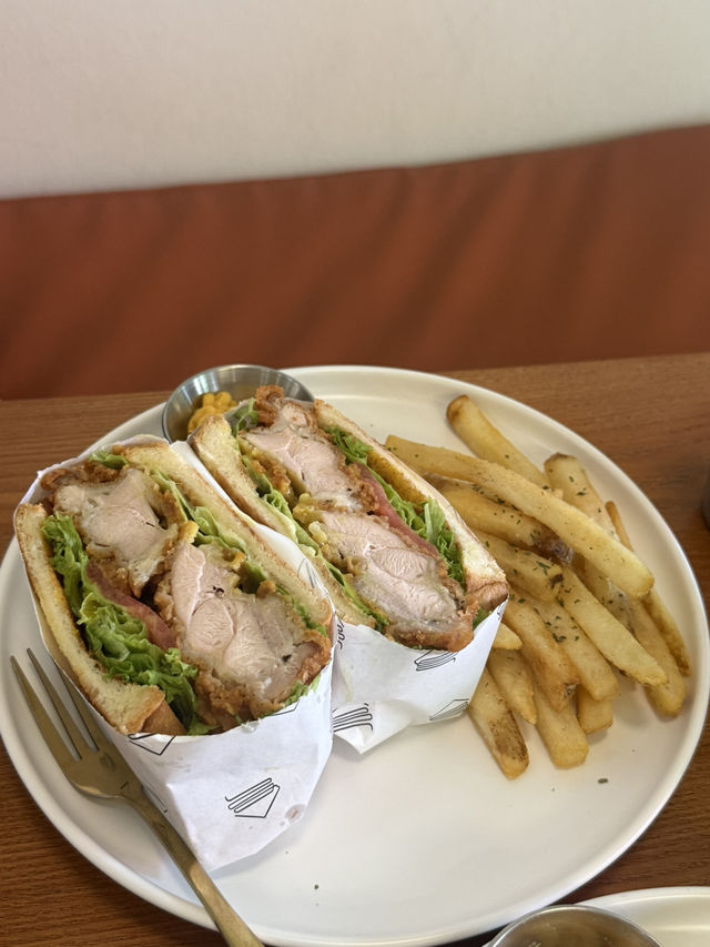☕🍵 Matcha Latte & Pesto Sandwich @ Bay Avenue, Bayan Lepas 🥪✨