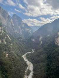 Xi An - a place with nature wonders, good food and historical handsome stone statue