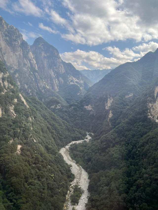 Xi An - a place with nature wonders, good food and historical handsome stone statue