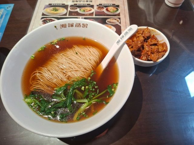 ✨上海高人氣瀚祥麵館武康大樓店😍必食推薦蟹黃湯包🤭招牌辣肉麵❤️