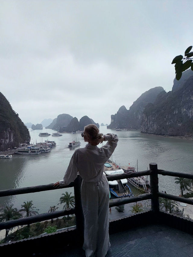 My first cruise at Halong Bay! 🛳️