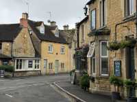 🌿 영국 런던 버튼 온 더 워터, 작은 강가 마을의 매력