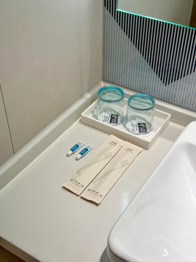 Holiday Inn Express Shanghai Jing An Temple Holiday Inn Express Shanghai Jing An Temple