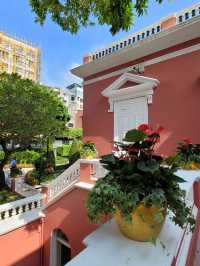 A Sunday Key: When the People's House Greets Its People