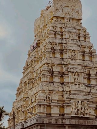 #hellohalloween
🌊 Rameswaram – The Sacred Island of Tamil Nadu! 🕉️✨
Nestled on the southern tip of India, Rameswaram is a holy pilgrimage town famous for the Ramanathaswamy Temple 🏰 with its magnificent corridors and 1,200 pillars. Surrounded by serene beaches 🌴 and connected to the mainland by the iconic Pamban Bridge, it’s a blend of spirituality, history, and natural beauty 💖. A must-visit for devotion and tranquility! 🌅

#Rameswaram #SacredIndia #TempleTown