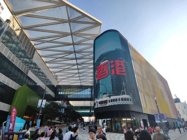 現代建築遇上海岸風光😎