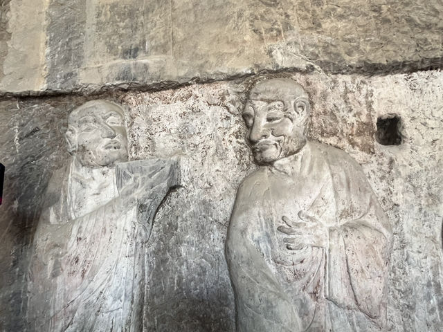 🚆 Longmen Grottoes — The No-Walk, Easy-Access Guide