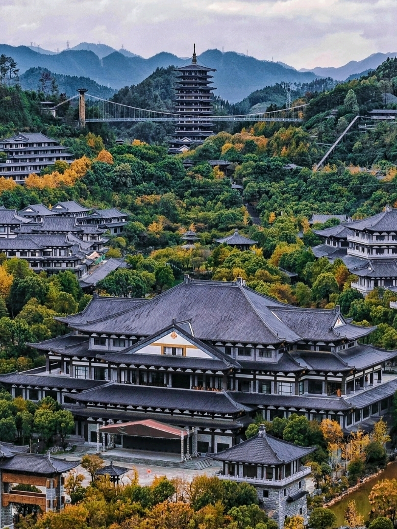 中国でいちばん不思議で、いちばん神秘的で、いちばん過小評価されている場所!!。