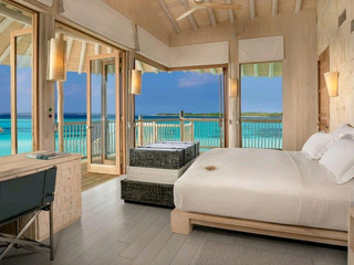 🇲🇻 When it comes to iconic luxury resorts in the Maldives today, Soneva Jani consistently ranks among the top. Its image of overwater villas stretching across a stunning natural lagoon has made it a dream destination for luxury travelers.
✨ What sets Soneva Jani apart from other luxury resorts is its "No News, No Shoes" concept, emphasizing true relaxation. Guests are encouraged to escape the hustle and bustle of the outside world and fully immerse themselves in nature. Each villa is designed to be spacious, airy, and offer 360-degree views of the Indian Ocean.
🛏️ The Overwater Villas feature large private pools, expansive living areas, and retractable rooftops for stargazing. Many villas also have private waterslides that lead directly into the turquoise sea, creating a fun and luxurious experience.
🍳 The breakfast here is renowned for its high-quality ingredients and variety, including fresh organic fruit, freshly baked pastries, freshly squeezed juices, and meticulously prepared international dishes. Guests can enjoy meals while admiring breathtaking ocean views throughout the morning.
🛁 The spacious bathrooms feature an open-plan design, blending natural materials with modern amenities. They include a large bathtub and an outdoor shower area, offering a truly immersive nature experience.
🐬 Beyond the resort's beauty, there are numerous activities available, such as snorkeling, dolphin watching cruises, kayaking, outdoor movie screenings, and a world-class, internationally awarded spa.
📍 Nearby Check-in Points:
· Crystal Lagoon
· Dolphin Cruise
· Coral Reef Snorkeling
· Sandbank Picnic
· Sunset Point
· Observatory Deck
· Marine Discovery Centre
💎 Soneva Jani is the perfect resort for honeymoons, anniversaries, or premium getaways seeking privacy, luxury, and postcard-perfect natural beauty throughout your stay.
#SonevaJani #MaldivesLuxury #LuxuryResort #MaldivesTravel #BucketListHotel #OverwaterVilla #LuxuryEscape #FiveStarResort #LuxuryLifestyle #DreamDestination