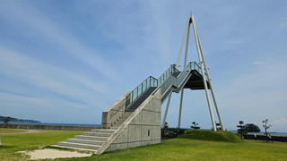 夏天沒有冰的「冰見」：無人小漁港中的慢步時光 🏖️